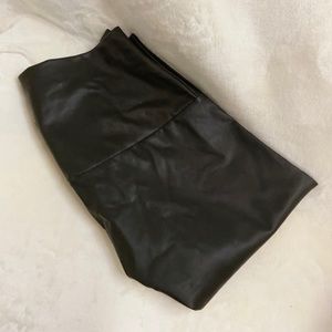 Forest green high waisted pleather leggings.